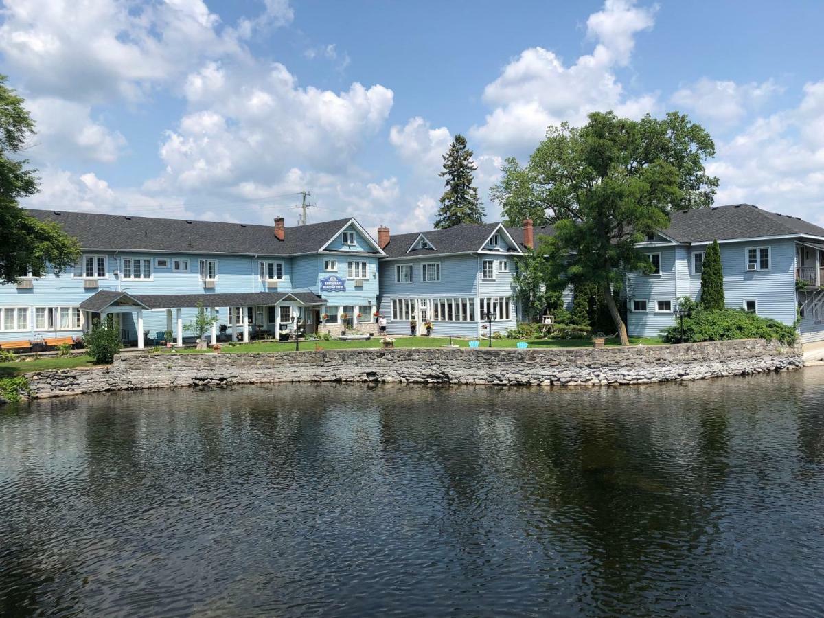 The Bobcaygeon Inn Bagian luar foto