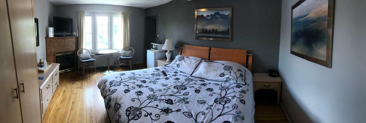 The Bobcaygeon Inn Bagian luar foto