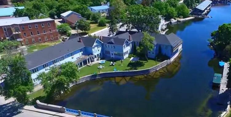 The Bobcaygeon Inn Bagian luar foto